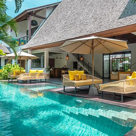 Sandara - Tropical Luxe 4Br Villa, 4 Minutes To Beach!